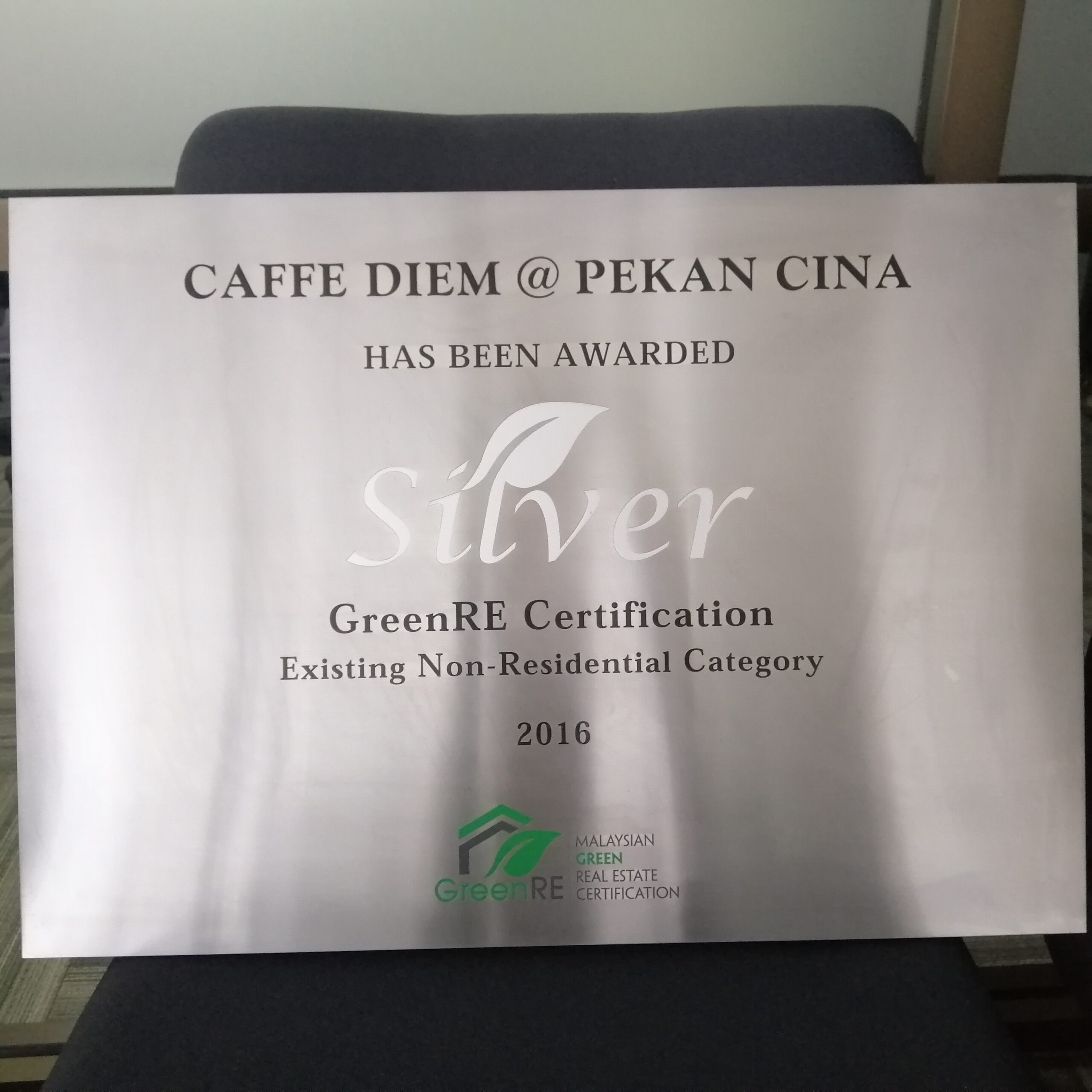 contact_Caffe Diem-Plaque