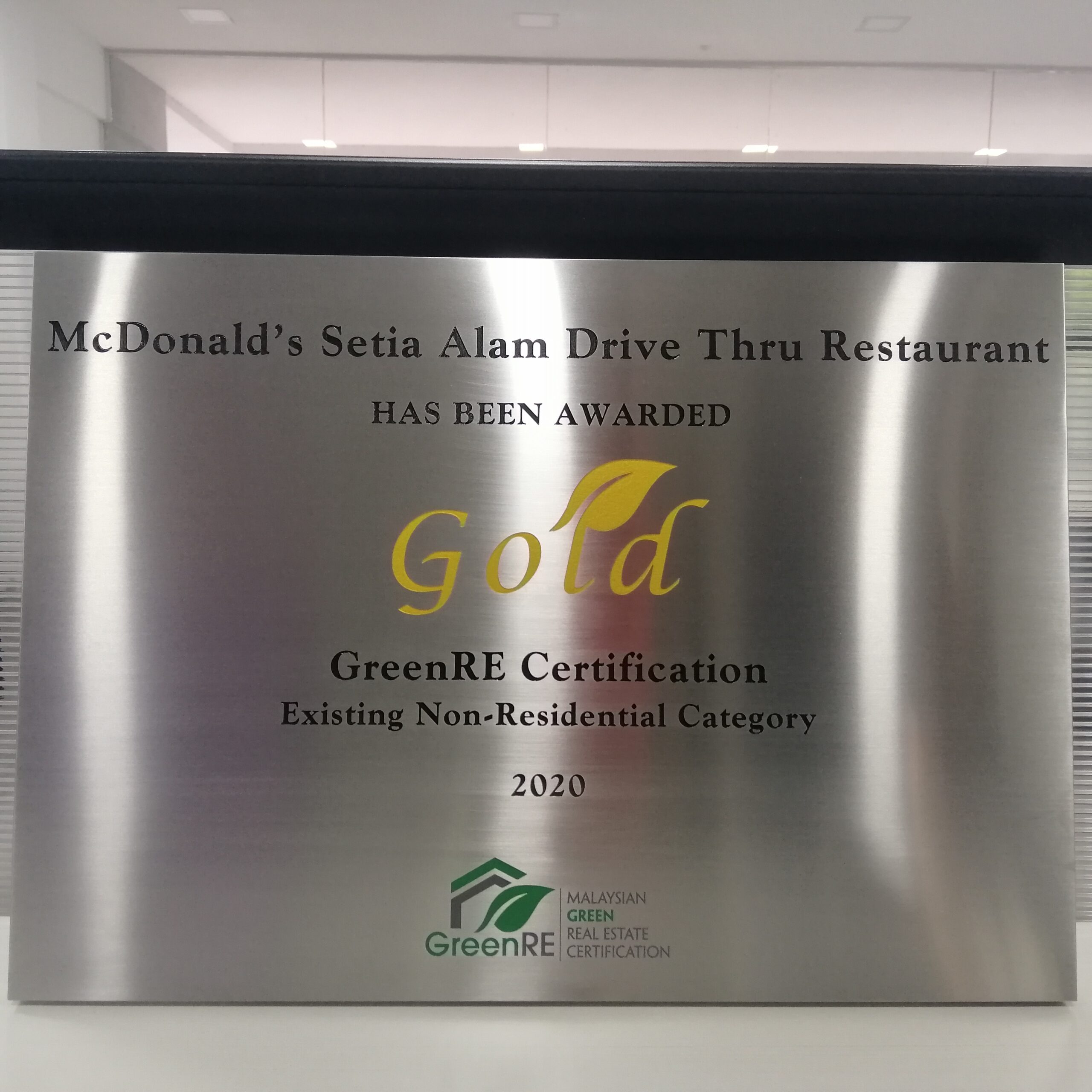 contact_Mcdonald-Gold